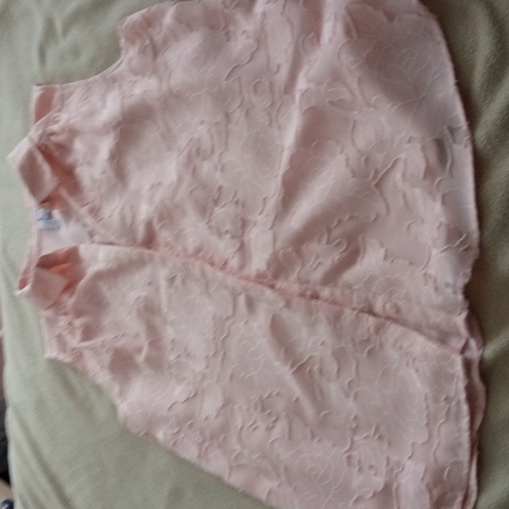 Elle Light Pink,  Floral, Embossed Sleeveless Top Size Large